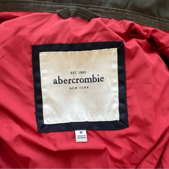 Lot of 2 : Abercrombie Puffer Vest and Chloe & Cyrus Sweater, Size M - Picture 5 of 13